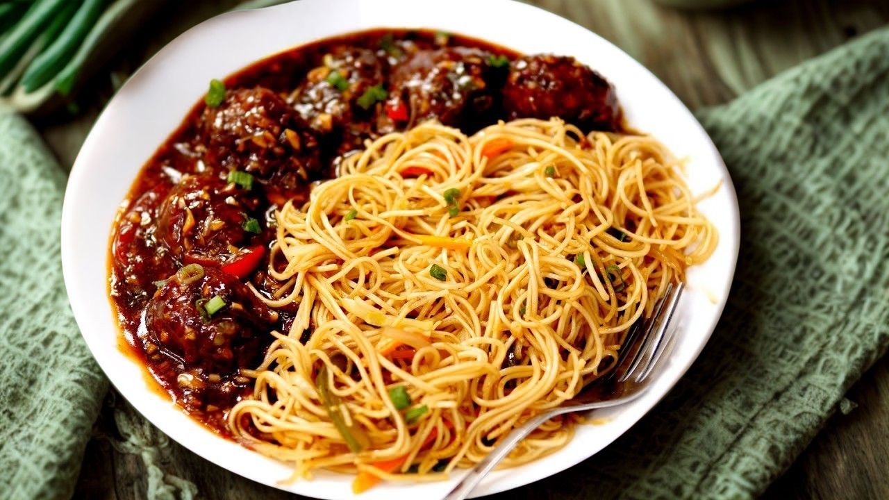 Vegetable Hakka Noodle-Manchurian Meal Box