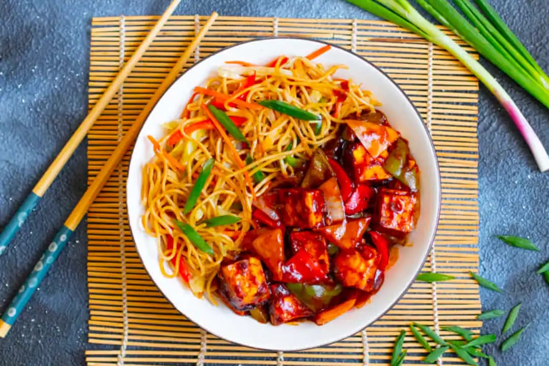Chilli Paneer- Hakka Noodles COMBO Veg Meal